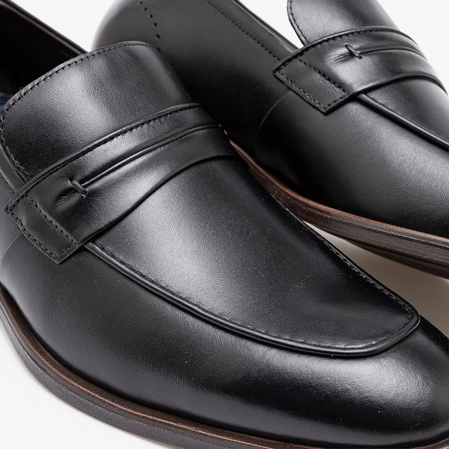 Sapato Smart Comfort Madison Preto Democrata